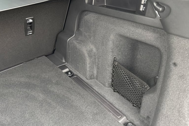 2025 Land Rover Discovery Sport 2.0 D200 Dynamic HSE 5dr SUV DIESEL Automatic