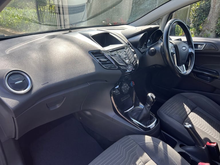 2015 Ford Fiesta 1.0 EcoBoost Zetec 3dr HATCHBACK Petrol Manual