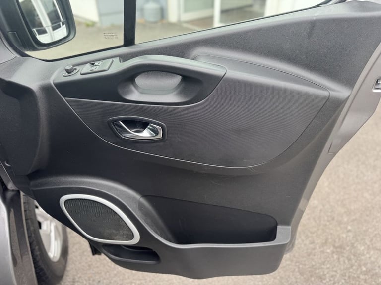 2019 Vauxhall Vivaro 1.6 CDTi 2900 BiTurbo ecoTEC Limited Edition Nav Crew Van Double Cab 5dr Di ...