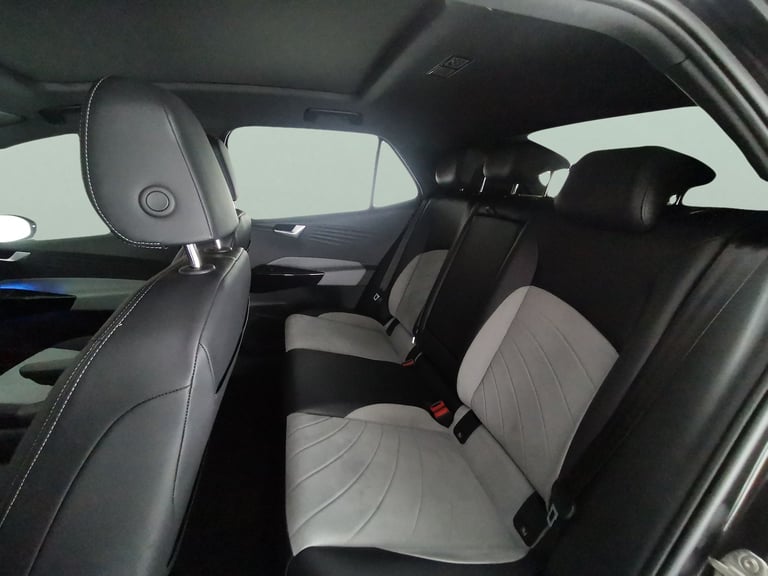 2022 Volkswagen ID.3 Pro Performance 58kWh Family Hatchback 5dr Electric Auto (204 ps) - LED - R ...