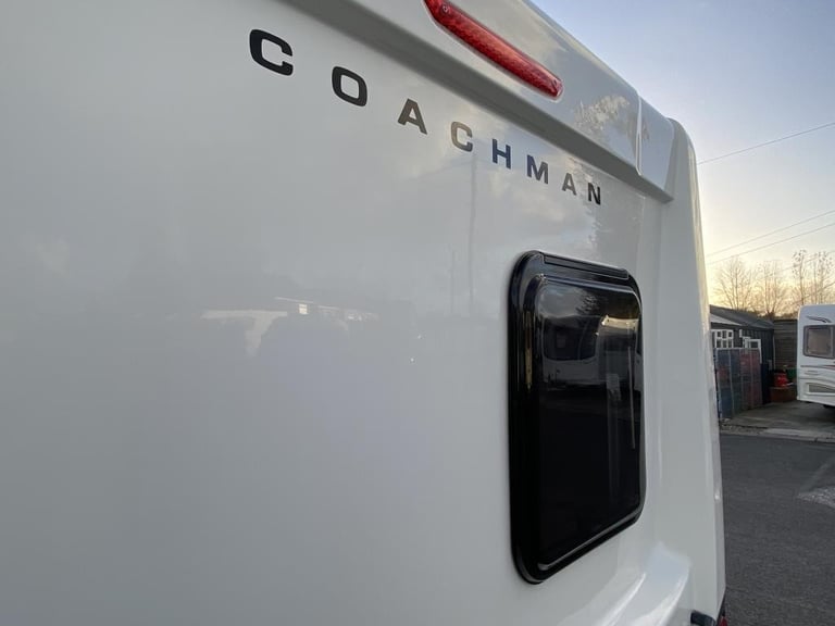 2015 COACHMAN VISION 450/2 DESIGN EDITION LUXURY CARAVAN
