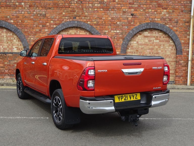 2021 Toyota Hilux 2.8 D-4D Invincible Auto 4WD Euro 6 (s/s) 4dr PICK UP Diesel Automatic