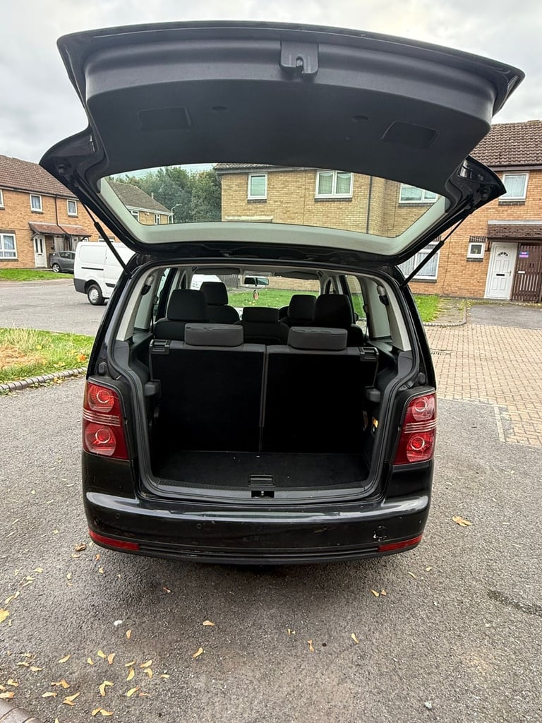 Volkswagen, TOURAN, MPV, 2010, Manual, 1896 (cc), 5 doors