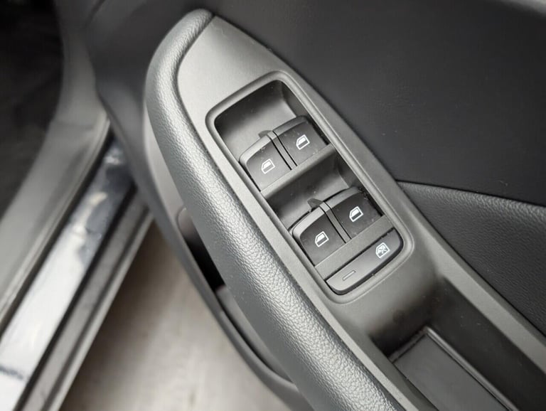 2021 MG MG ZS 44.5kWh Exclusive SUV 5dr Electric Auto (143 ps) - SAT NAV, HEATED SEATS, P HATCHBA...