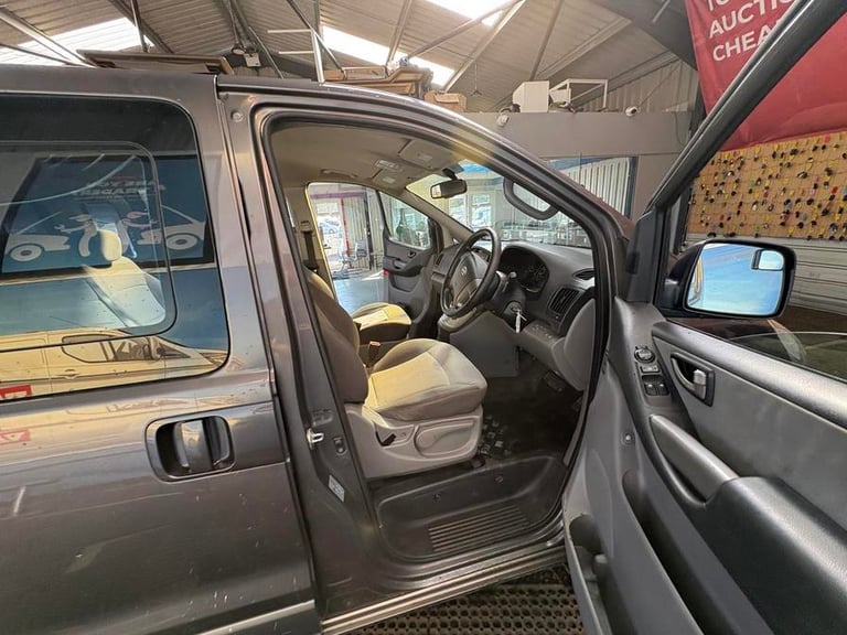 2012 Hyundai i800 2.5 CRDi Style 5dr Auto MPV DIESEL Automatic