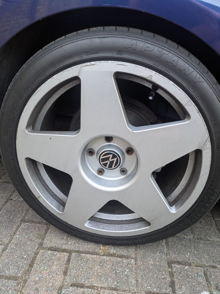 Bola alloys and tyres