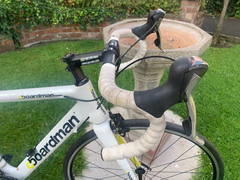 BOARDMAN TEAM C FULL CARBON ROAD BIKE,53cm FRAME,TIAGRA SHIFTERS/105 GEARS,FSA CRANK