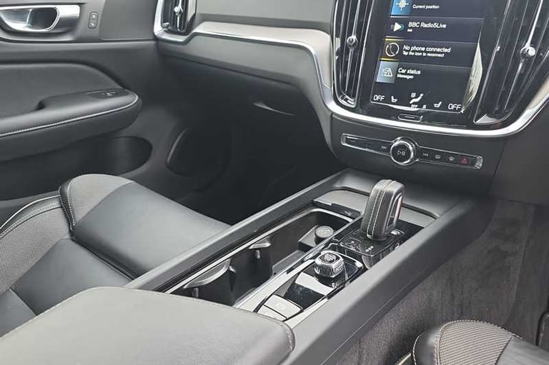 2022 Volvo S60 2.0 B5P R DESIGN 4dr Auto SALOON PETROL Automatic