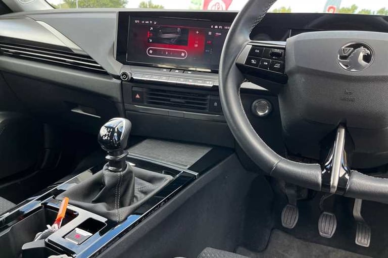2022 Vauxhall Astra 1.2 Turbo Design Hatchback 5dr Petrol Manual Euro 6 (s/s) (130 ps) Hatchback ...