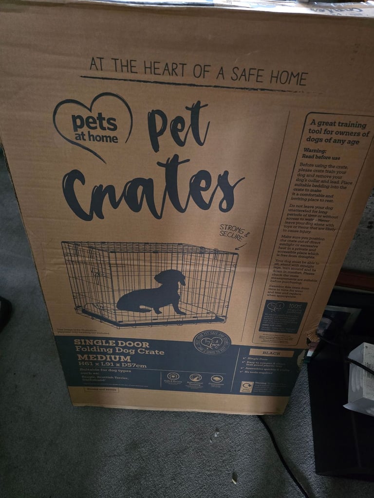 Medium pet cage brand new still in box