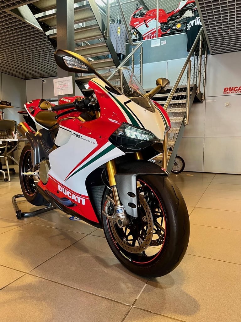 DUCATI PANIGALE 1199S TRICOLORE 2012 SPECIAL EDITION - 5K MILES - STUNNING