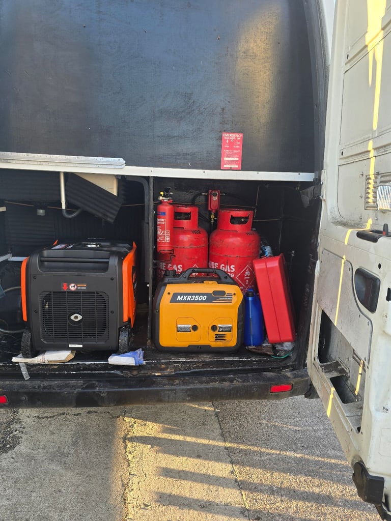 Food van , catering van full working o