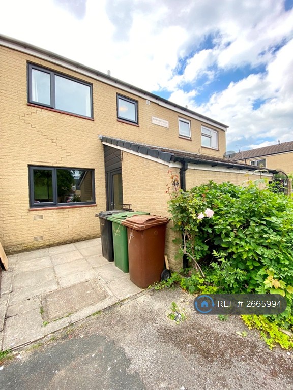 3 bedroom house in Elmhurst Close, Leeds, LS17 (3 bed) (#2665994)