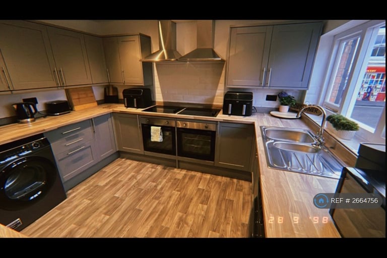 1 bedroom in Heneage Road, Grimsby, DN32 (#2664756)