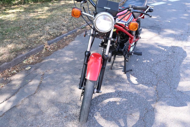 Honda MB5 MB 5 1982 Helios Red One Year Only Super Rare Bike!