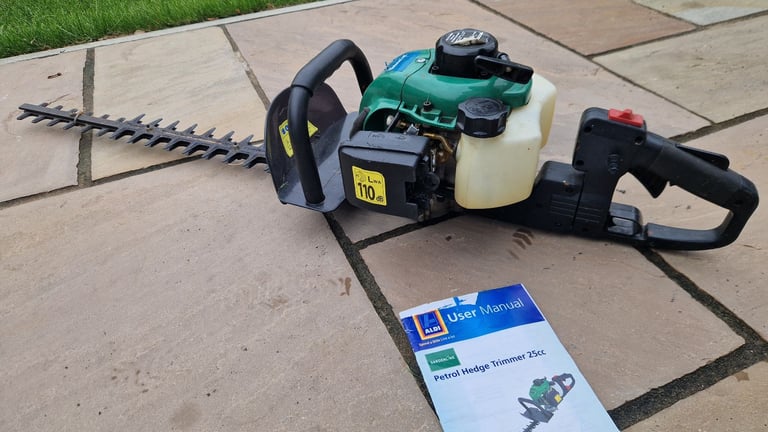 Hedge trimmer 