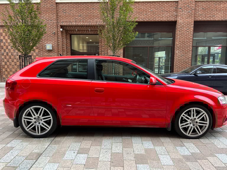 Audi A3 ) 2.0 TFSI S line S Tronic quattro
