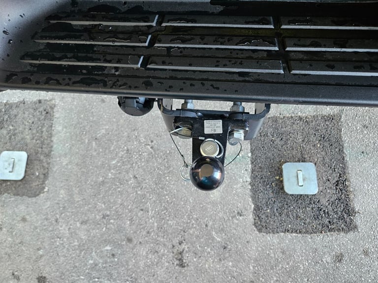 2025 Toyota Hilux INVINCIBLE X 2025 (25)  2000 miles Pick Up Diesel/Ele Automatic