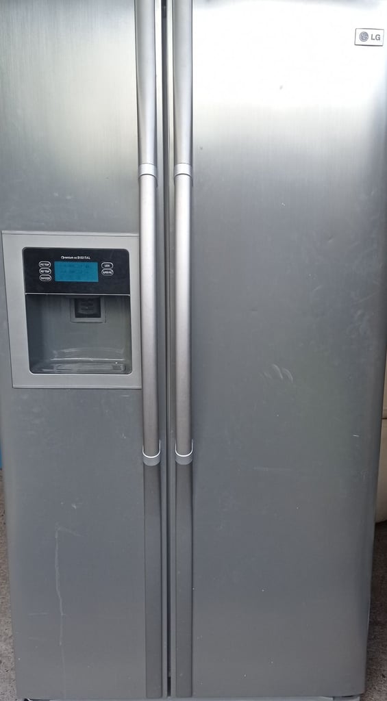 LG American Fridge-Freezer: Repair or Spares . . .