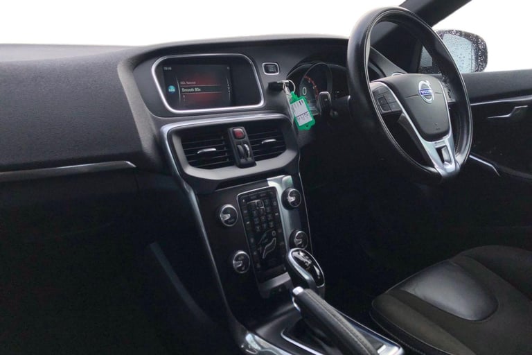 2015 Volvo V40 T2 [122] R DESIGN Nav 5dr Geartronic Hatchback PETROL Automatic