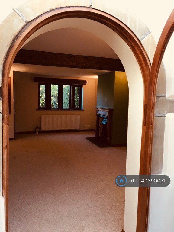 3 bedroom house in Fulstone Road, Huddersfield, HD4 (3 bed) (#1850031)