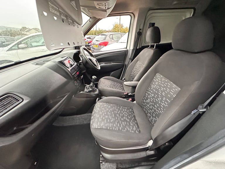 2016 Vauxhall Combo 1.3 CDTi 2300 ecoFLEX 16v Panel Van 3dr Diesel Manual FWD