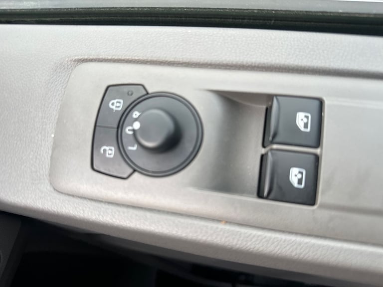  Volkswagen Transporter Panel Van 2.0 Tdi T28 Commerce Plus Panel Van 5dr