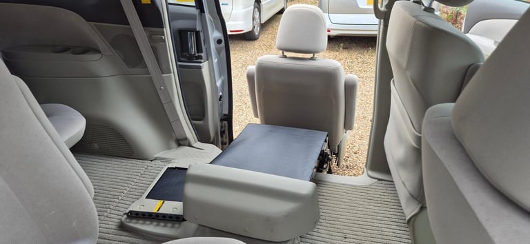 Toyota Estima WELCAB, 2006, 2.4 Litre, 66,411 Miles, Petrol, Automatic, 4X4