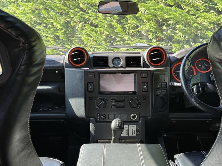 2010 Land Rover Defender 90 2.4 TDCi Hard Top SUV 3dr Diesel Manual 4WD SWB Euro 4 (122 bhp) SUV ...