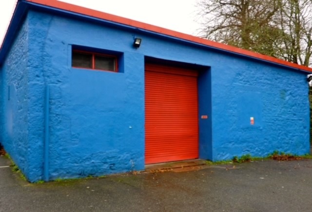 MOTOR TRADE UNIT NEAR PENZANCE - TO LET OR FOR SALE