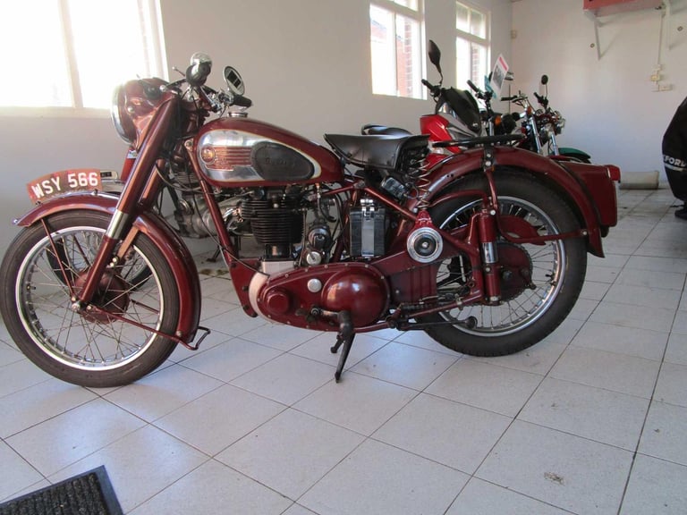 BSA B31 350 CC CLASSIC MOTORCYCLE