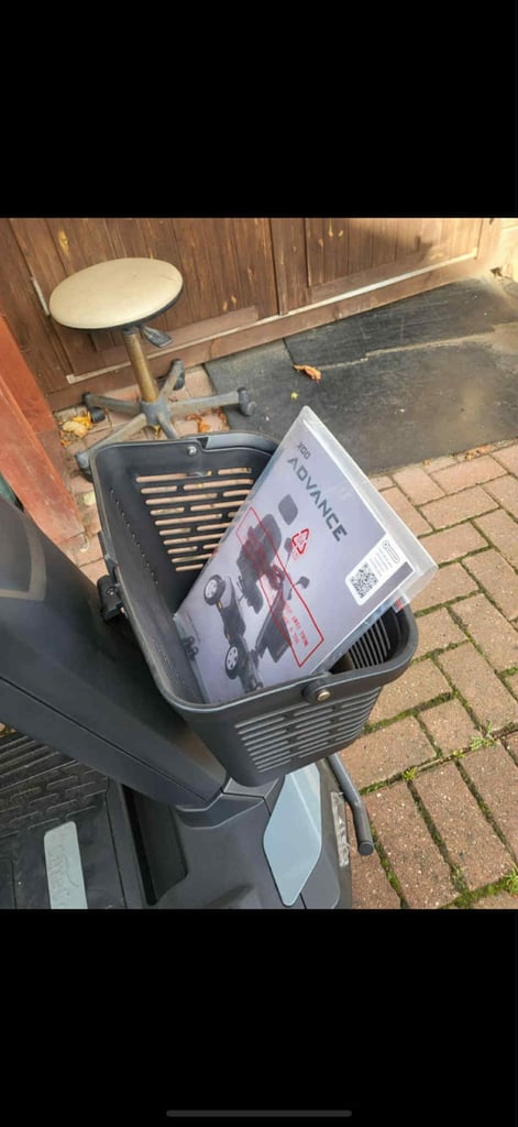 Brand new used a hand full of times 8mph mobility scooter 