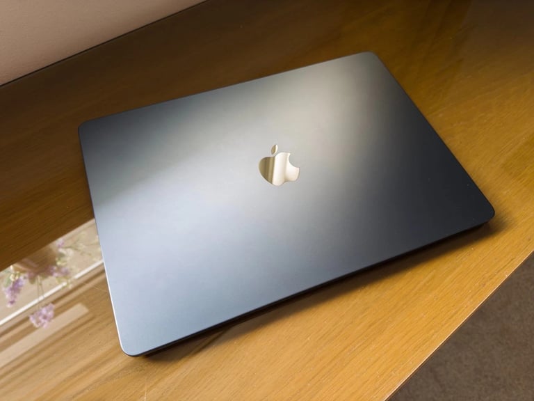 Apple Macbook Air 15-inch M3, 24GB RAM, 512GB SSD, Midnight - Warranty