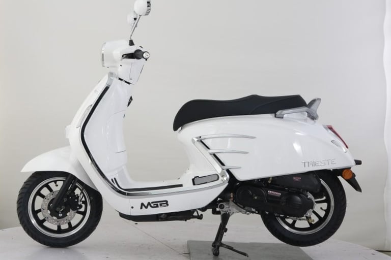 NEW MGB Trieste 125cc Scooter Affordable Reliable Commuter A1 Licence Learner