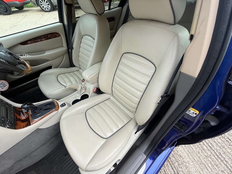 2010 Jaguar X-Type 2.2 X-Type Sovereign  Auto 4dr Saloon Diesel Automatic