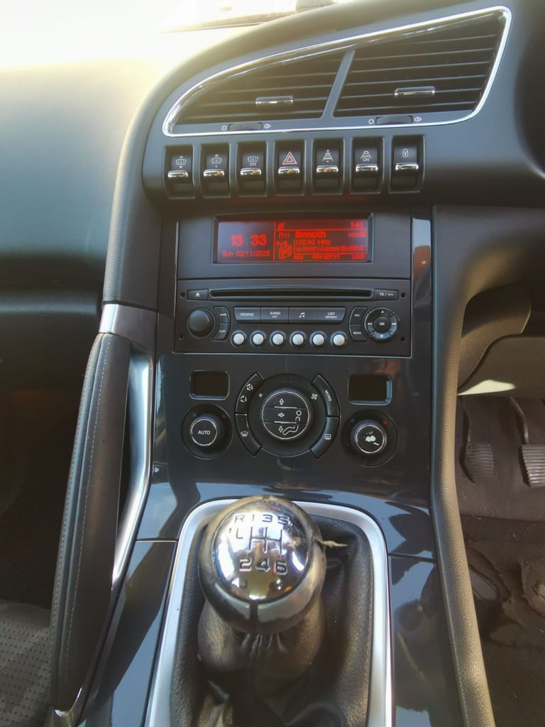 Peugeot, 3008, Hatchback, 2010, Manual, 1598 (cc), 5 doors