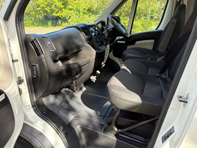 67reg Peugeot Boxer / Citroen Relay 2.0hdi 6spd 17 Seat WAV Minibus_Non D1 Model