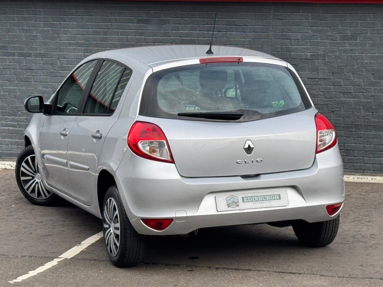 2011 Renault Clio 1.2 16V Expression 5dr HATCHBACK Petrol Manual
