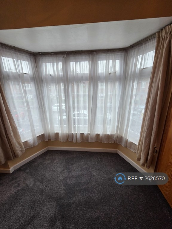 3 bedroom house in Clyfford Road, Ruislip, HA4 (3 bed) (#2628570)