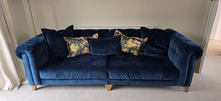 image for 3 / 4 seater sofa