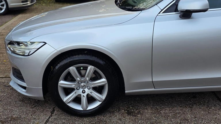 VOLVO S90 2.0 D4 Momentum Auto Euro 6 (s/s) 4dr 2018
