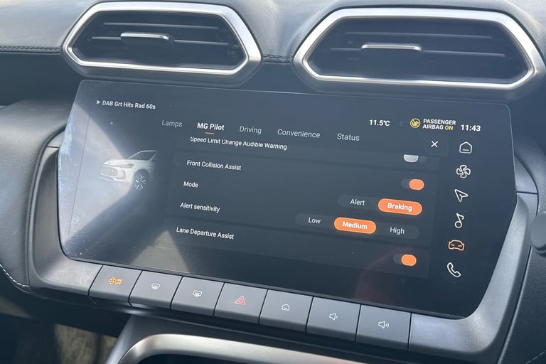 2025 MG MG ZS 106600 Hatchback Hybrid Automatic