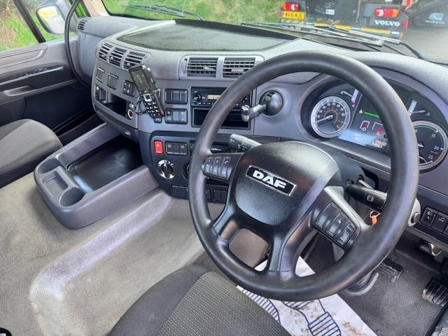 2014 64 DAF CF 330 Euro 6 4x2 day cab tractor unit air con auto