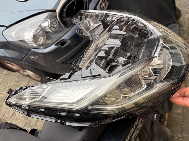 HONDA PCX FRONT LIGHT