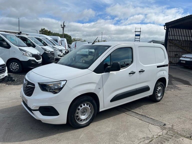 2020 Vauxhall Combo 2300 1.5 Turbo D 100ps H1 Sportive Van PANEL VAN Diesel Manual