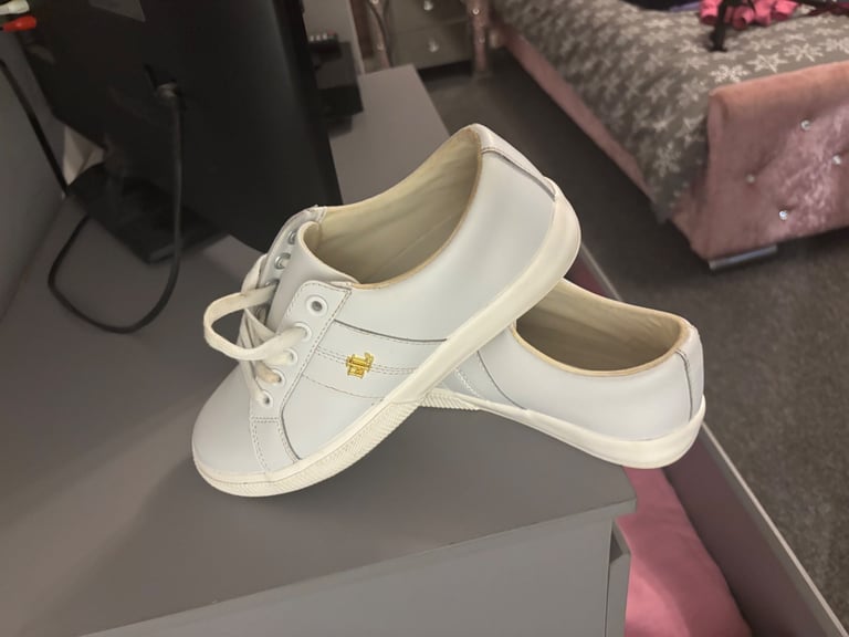 image for Size 3 trainers