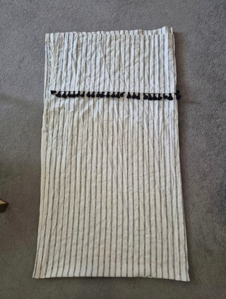 image for Long curtain with tassels