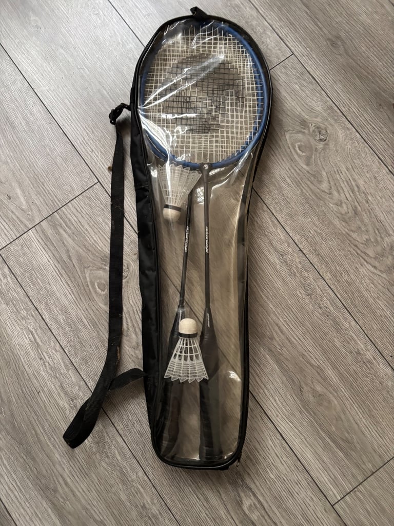Badminton set