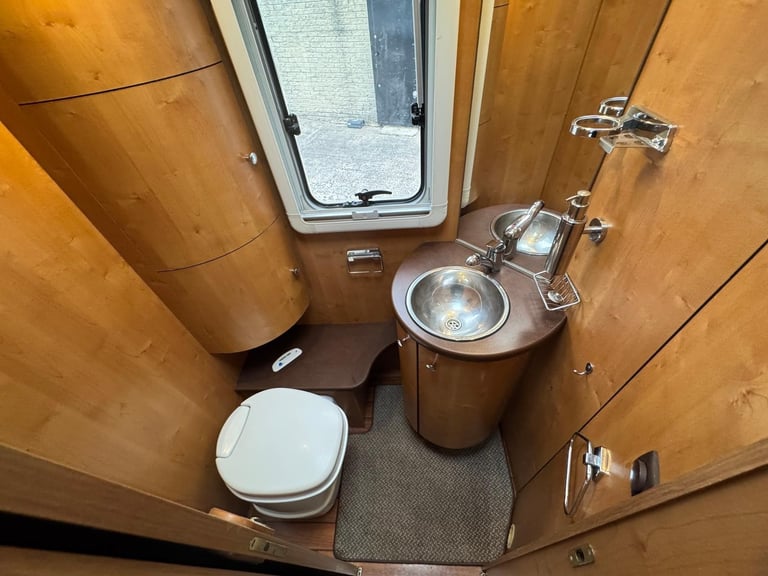FIAT DUCATO RAPIDO 9096F 4 BERTH A CLASS MOTOR HOME