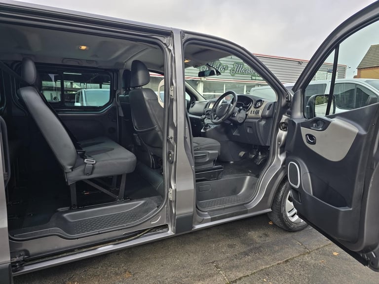 Renault Trafic LL29 ENERGY dCi 145 Sport Nav 9 Seat LWB Minibus DIESEL 2016/16